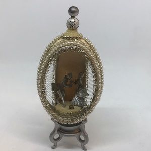 Victorian couple decorative Egg pearly accents